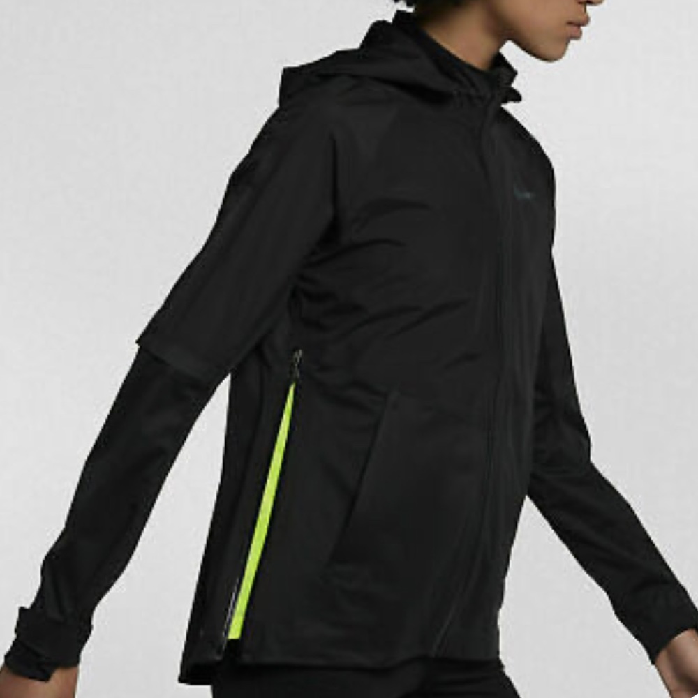 Nike Women's Aeroshield Black Waterproof Running Jacket (855498-010) Size Small